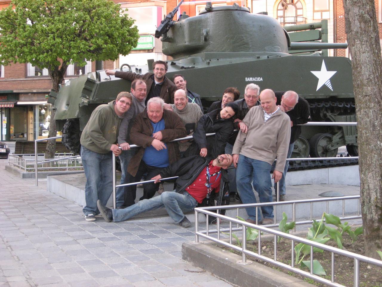 Après le meeting, fatigués...